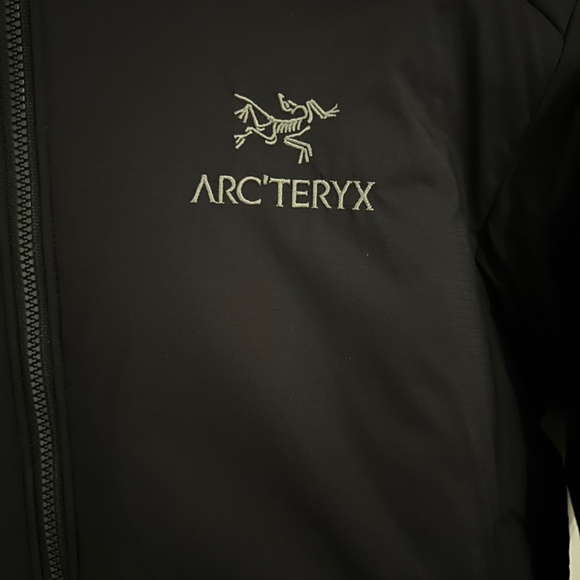 Arc’teryx Atom Hoody Woman’s size small - Picture 4 of 4